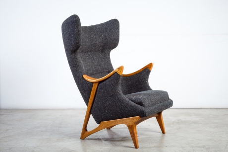 A pair of armchairs edited by XXe Siècle inspired by a design from the fifties