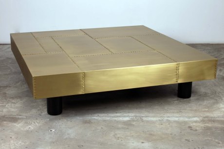 Brass table designed by XXe Siecle, 38 x 150 x 150 cm